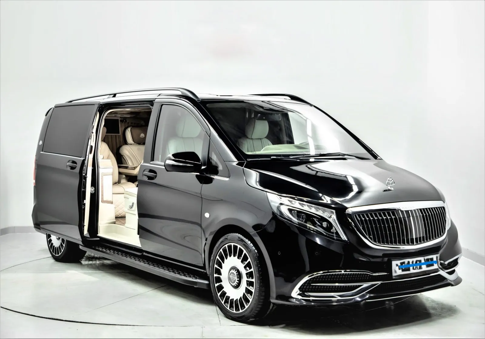 Mercedes Vito Maybach ( for 1/6 Person ) 