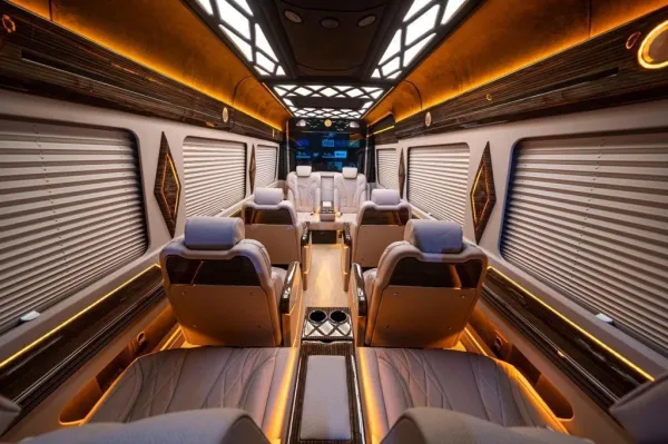 Mercedes Sprinter ( for 1/13 Person )